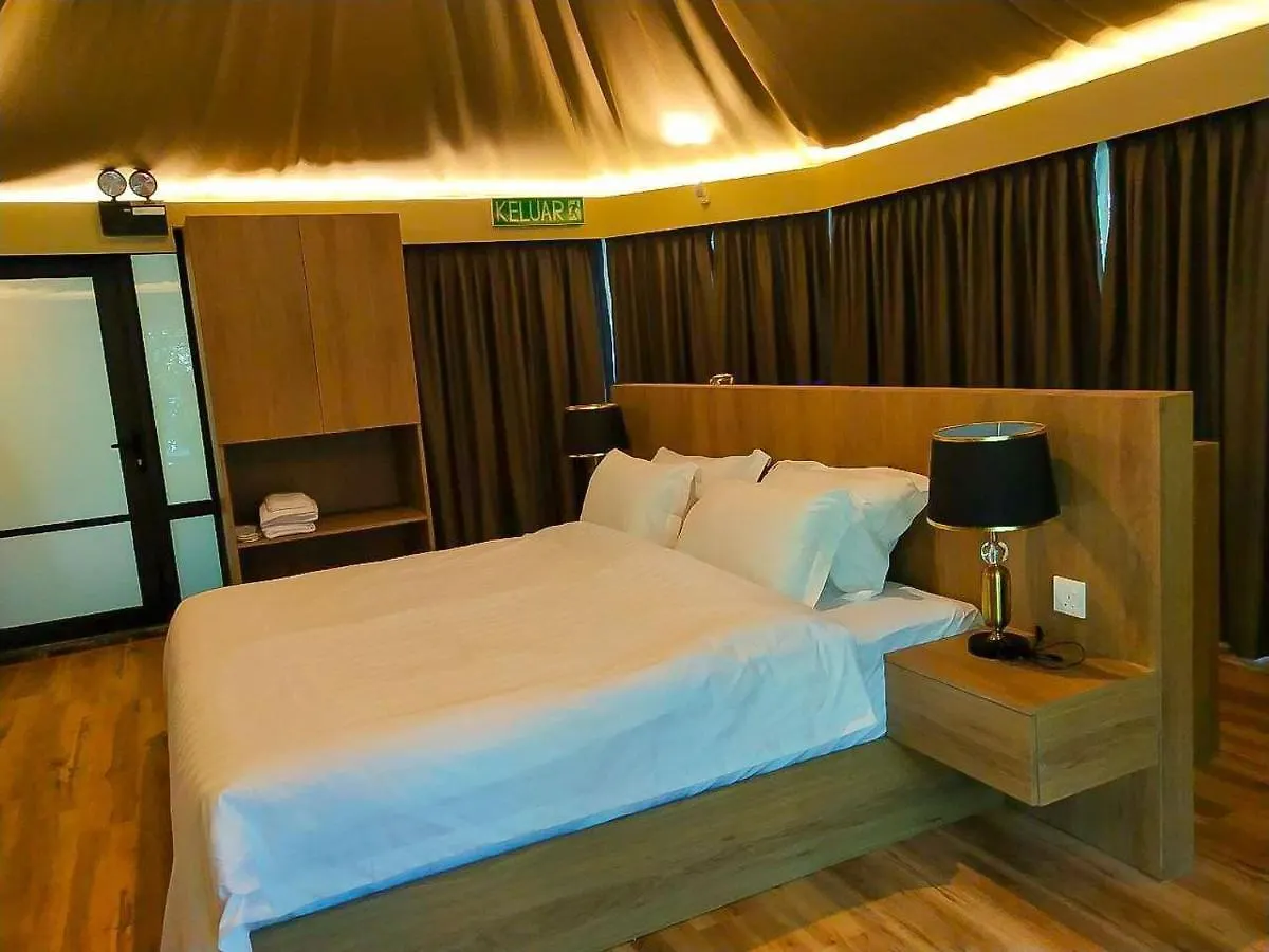 Luxury tent Boulder Valley Batu Ferringhi