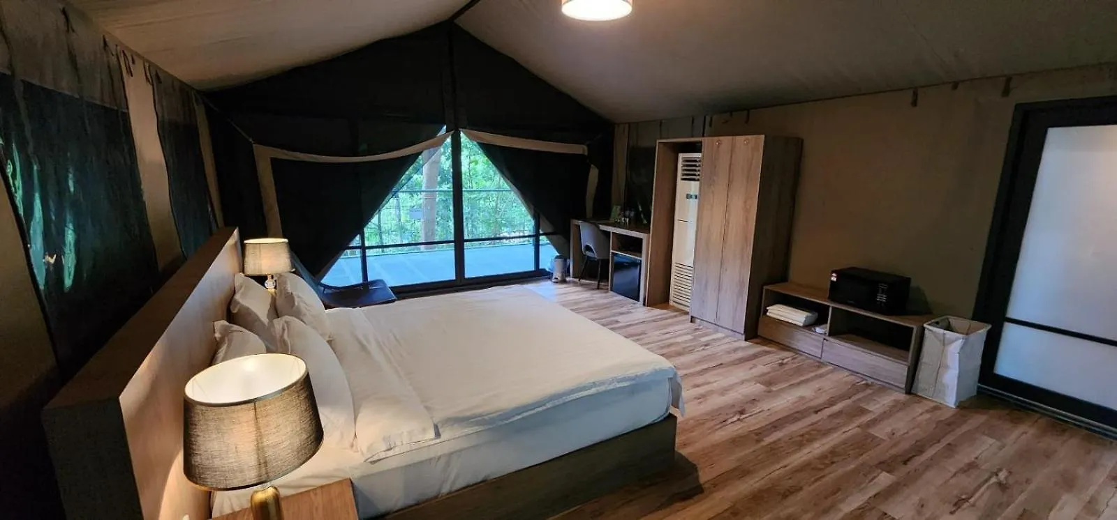 *** Luxury tent Boulder Valley Batu Ferringhi Malaysia