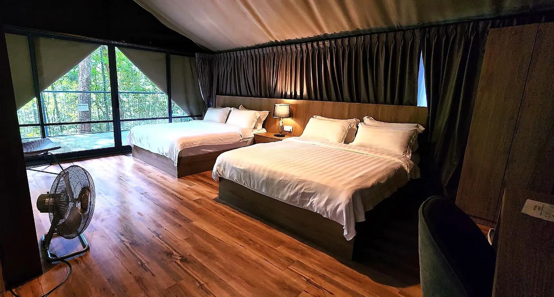 Luxury tent Boulder Valley Batu Ferringhi