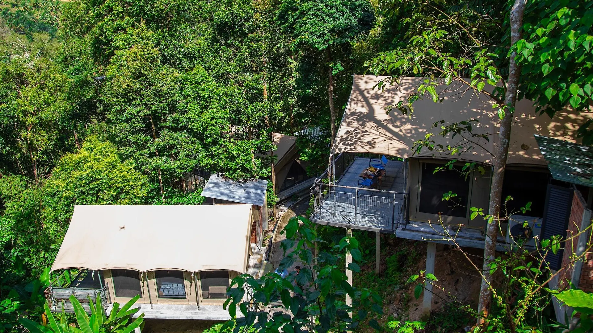 Luxury tent Boulder Valley Batu Ferringhi